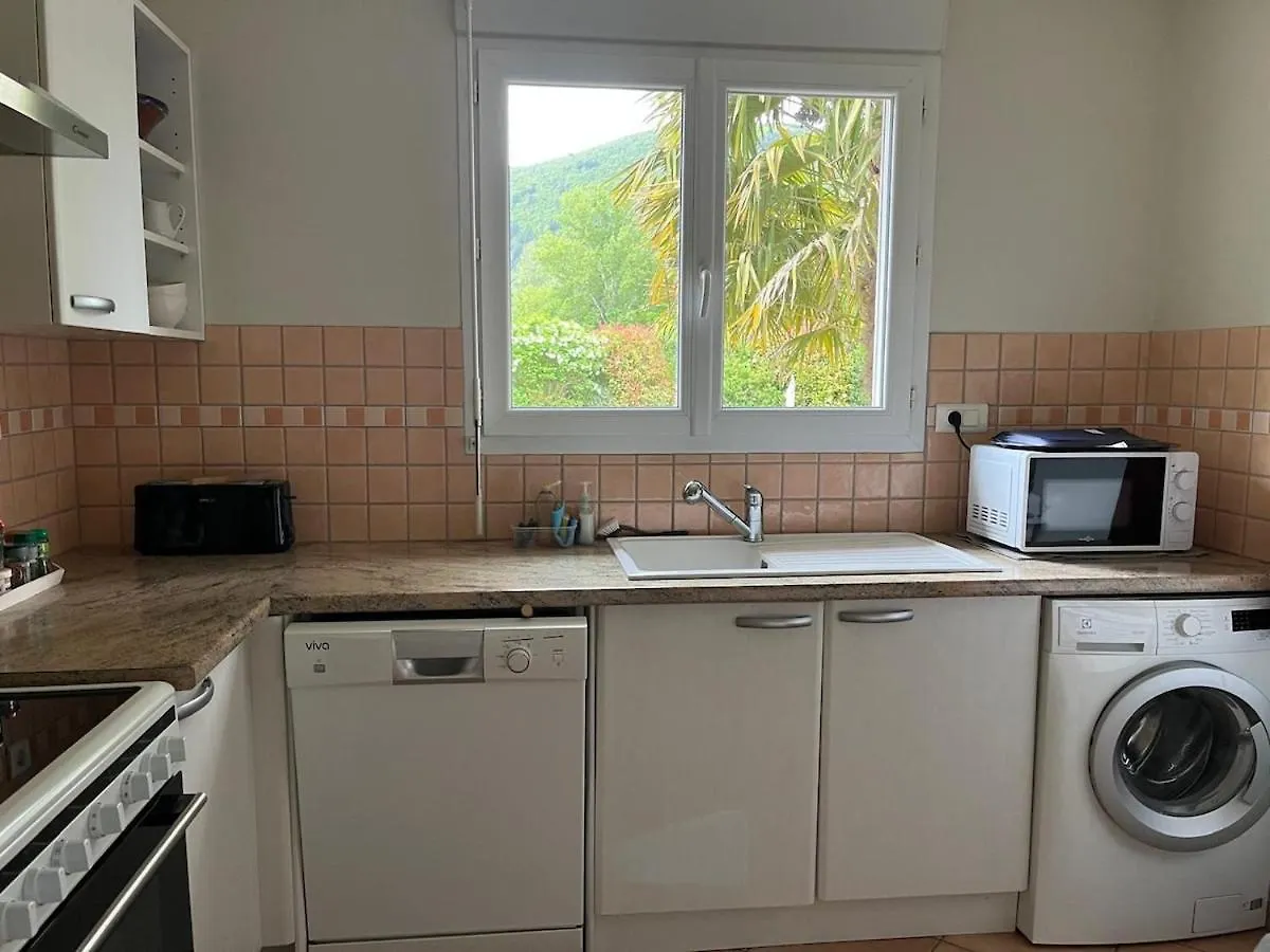 Maison Agreable Et Lumineuse, Jardin Vue Nature, Nant Aveyron 0*,  Frankrike